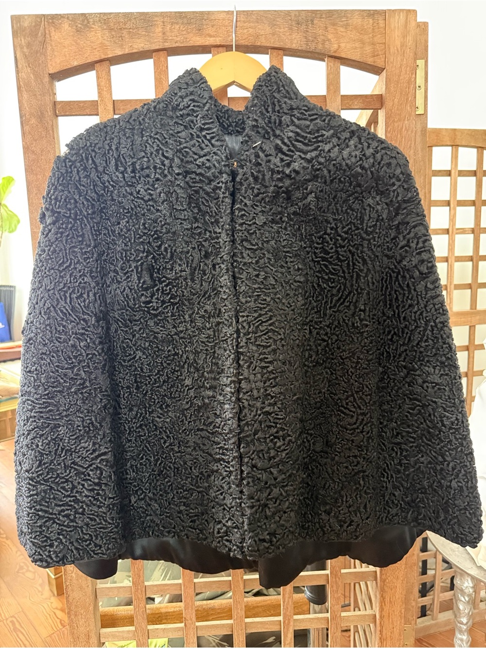 Vintage Women's Black Shearling cape